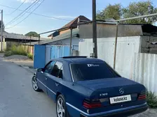 Mercedes-Benz E-Class, 1992