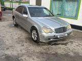 Mercedes-Benz C 240 2002 года за 4 200 000 тг. в Шымкент – фото 2