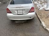 Mercedes-Benz C 240 2002 года за 4 200 000 тг. в Шымкент – фото 5