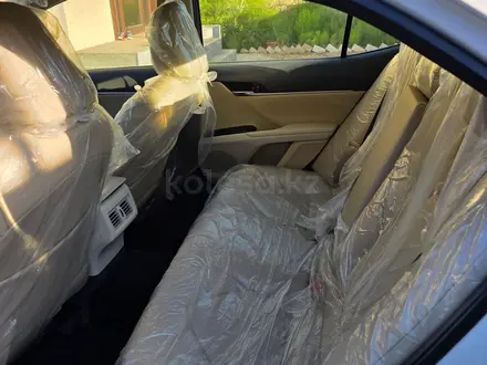 Toyota Camry 2023 года за 15 200 000 тг. в Астана – фото 8