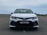 Toyota Camry 2023 года за 15 200 000 тг. в Астана