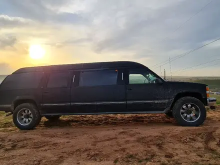 Chevrolet Suburban 1999 года за 8 999 999 тг. в Астана