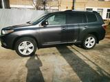 Toyota Highlander 2013 года за 15 300 000 тг. в Петропавловск – фото 2