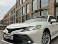 Toyota Camry 2018 года за 13 000 000 тг. в Алматы