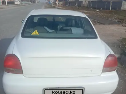 Hyundai Sonata 2001 года за 1 000 000 тг. в Шымкент – фото 4