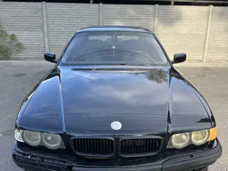 BMW 740