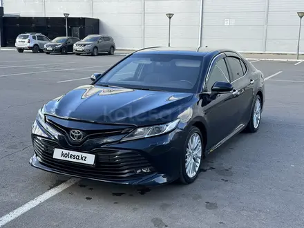 Toyota Camry 2018 года за 11 800 000 тг. в Астана – фото 11