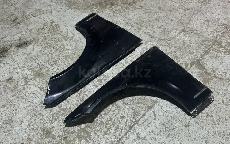 Крылья Mercedes Benz w204 w 204 за 45 000 тг. в Караганда
