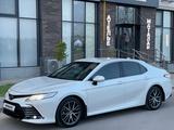 Toyota Camry 2021 года за 16 950 000 тг. в Шымкент