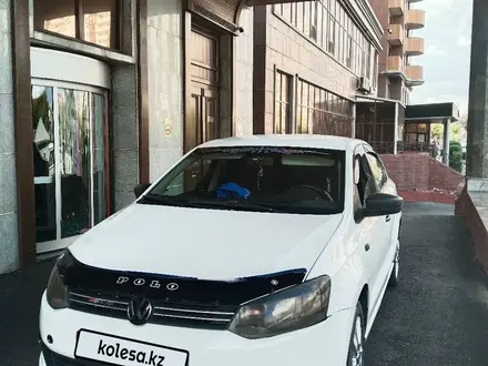 Volkswagen Polo 2015 года за 1 200 000 тг. в Астана – фото 4