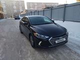 Hyundai Elantra 2018 годаfor8 100 000 тг. в Караганда – фото 2