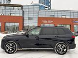 BMW X7 2023 года за 55 000 000 тг. в Астана – фото 2