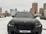 BMW X7 2023 года за 55 000 000 тг. в Астана
