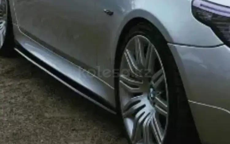 BMW E60 M5 сплиттера (Элероны) под пороги за 40 000 тг. в Караганда