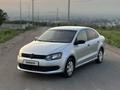 Volkswagen Polo 2014 года за 2 350 000 тг. в Алматы – фото 3