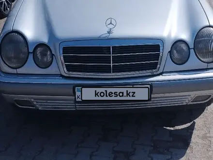 Mercedes-Benz E 320 1999 года за 3 000 000 тг. в Алматы