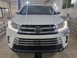 Toyota Highlander 2017 года за 16 000 000 тг. в Актобе