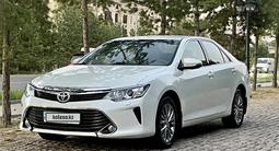 Toyota Camry 2016 года за 9 600 000 тг. в Алматы – фото 2