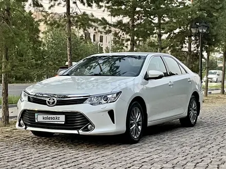 Toyota Camry 2016 года за 9 600 000 тг. в Алматы – фото 2