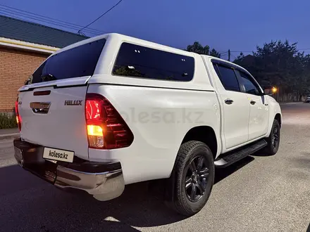 Toyota Hilux 2021 года за 22 500 000 тг. в Алматы – фото 4