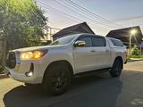 Toyota Hilux 2021 года за 22 500 000 тг. в Алматы – фото 2