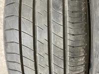 225/55/17 DUNLOP 2 шт за 22 500 тг. в Алматы