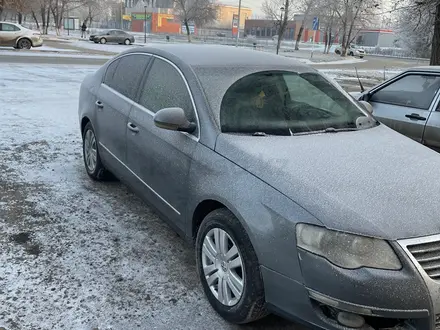 Volkswagen Passat 2005 года за 3 500 000 тг. в Актобе – фото 3