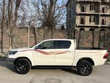 Toyota Hilux 2021 года за 18 000 000 тг. в Шымкент – фото 2