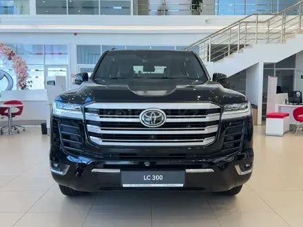 Toyota Land Cruiser Premium+ 2025 года за 73 000 000 тг. в Астана – фото 2
