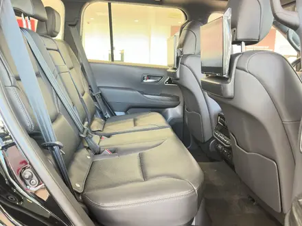 Toyota Land Cruiser Premium+ 2025 года за 73 000 000 тг. в Астана – фото 11