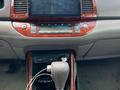 Toyota Camry 2003 года за 4 200 000 тг. в Уральск – фото 2