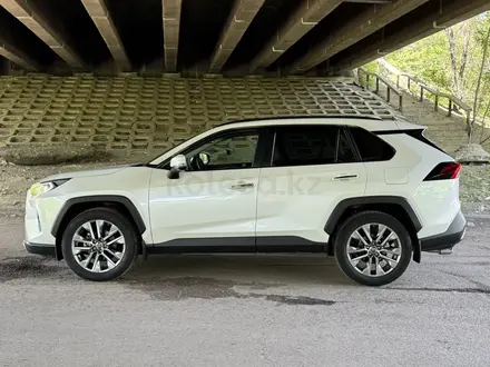 Toyota RAV4 2020 года за 15 300 000 тг. в Усть-Каменогорск – фото 3