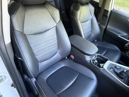 Toyota RAV4 2020 года за 15 300 000 тг. в Усть-Каменогорск – фото 36