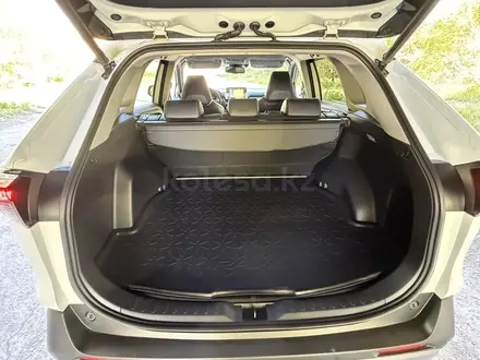 Toyota RAV4 2020 года за 15 300 000 тг. в Усть-Каменогорск – фото 39