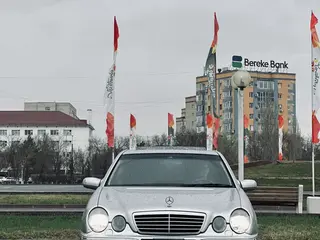 Mercedes-Benz E 320