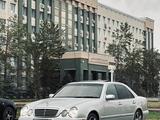 Mercedes-Benz E 320 2000 года за 4 800 000 тг. в Актобе – фото 2