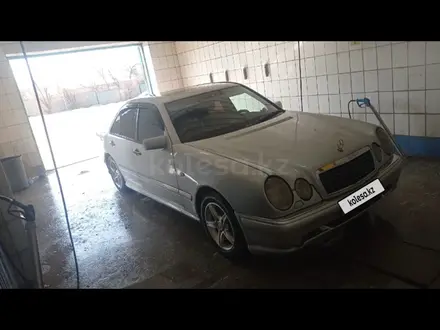 Mercedes-Benz E 230 1997 года за 2 400 000 тг. в Алматы – фото 5