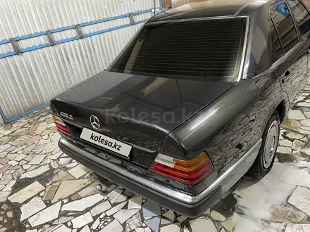 Mercedes-Benz E 230 1992 года за 1 450 000 тг. в Кызылорда – фото 3