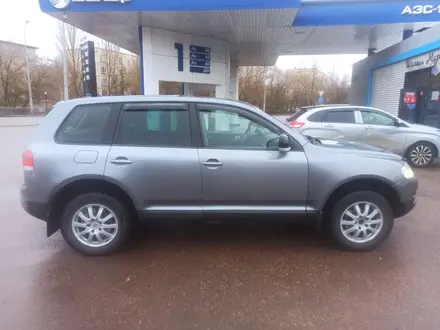 Volkswagen Touareg 2002 года за 4 600 000 тг. в Астана – фото 4