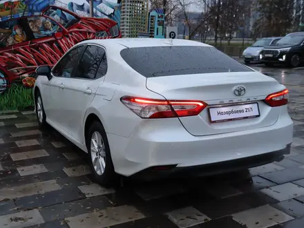 Toyota Camry 2019 года за 14 000 000 тг. в Алматы – фото 6