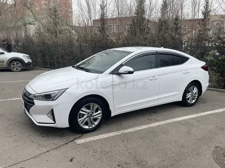 Hyundai Elantra 2019 года за 8 000 000 тг. в Астана – фото 3