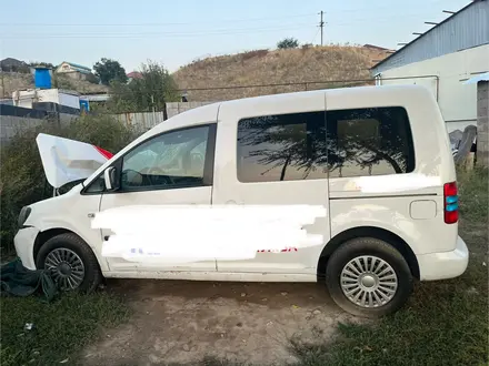 Volkswagen Caddy 2015 года за 1 500 000 тг. в Алматы – фото 12