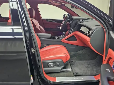 Bentley Bentayga 2023 года за 85 000 000 тг. в Астана – фото 22