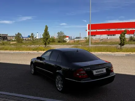 Mercedes-Benz E 320 2003 года за 6 000 000 тг. в Караганда – фото 3