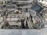 Passat B6, объем 1.6 запчасти по кузову за 1 000 тг. в Актобе – фото 3