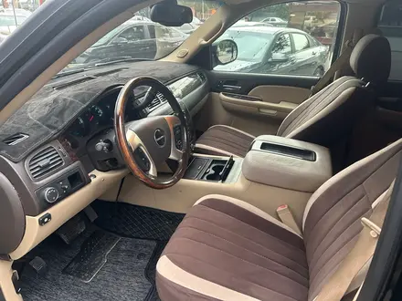 GMC Yukon 2006 года за 12 000 000 тг. в Алматы – фото 11