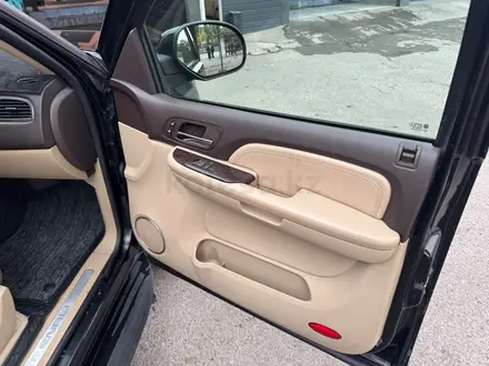 GMC Yukon 2006 года за 12 000 000 тг. в Алматы – фото 14