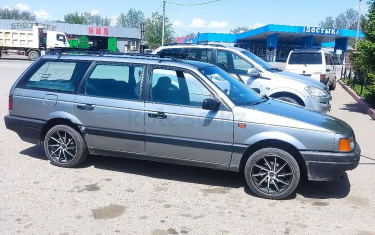 Volkswagen Passat 1993 годаүшін1 700 000 тг. в Алматы