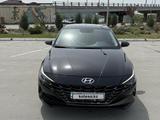 Hyundai Elantra 2022 года за 7 800 000 тг. в Атырау – фото 2