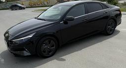 Hyundai Elantra 2022 года за 7 800 000 тг. в Атырау – фото 3